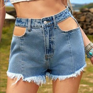 Cut out detail raw hem denim shorts